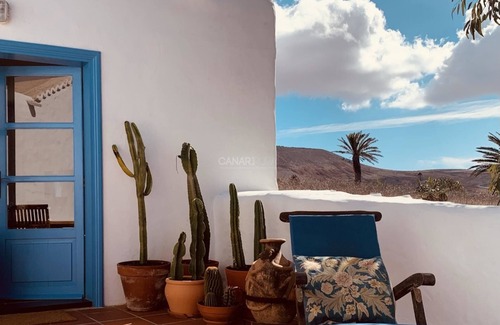 Teguise Cottage | Enchanting and Spacious Holiday Cottage Chimida in Historic Teguise Vi
