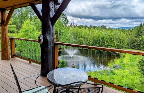 Maidstone Cabin | Enchanting New Treehouse! Experience a unique getaway above the forest canopy.