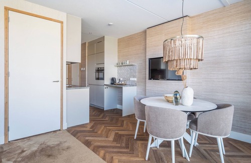 Sint Maartenszee Apartment | Endless enjoyment of luxury and atmosphere with a balcony and dune views