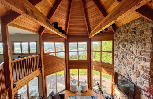 Lehighton House | Endless Lake Views, Amazing Sunsets overlooking a state park!