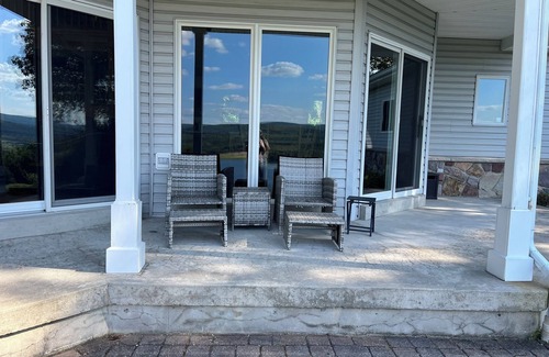 Lehighton House | Endless Lake Views, Amazing Sunsets overlooking a state park!