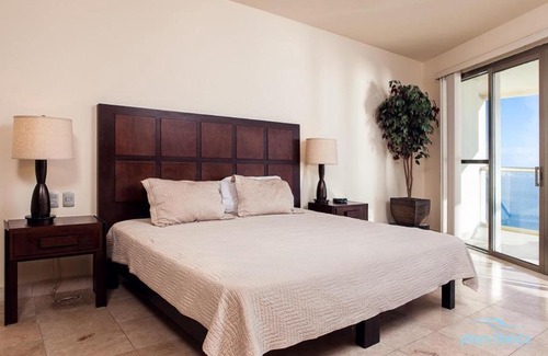 San Carlos Apartment | Endless Ocean View Playa Blanca Condo