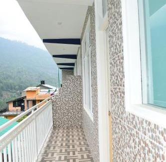 Vashist Bed & Breakfast | Energie rooms and cafe