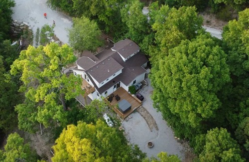 Lampe Cottage | English Cottage near Branson Attractions