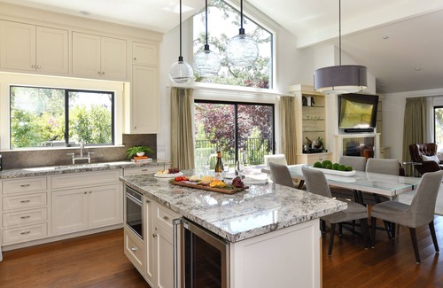 Napa Condo | Enjoy a glass of wine & watch Napas stunning sunsets from sofa on huge deck! 3ba