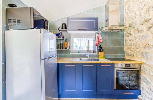 Septfonds House | Enjoy a relaxing and pleasant vacation in this tasteful and individual apartment.