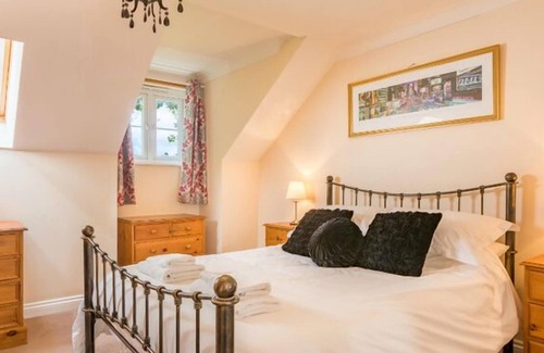 Le Vallon Cottage | Enjoy a Relaxing Break at the 4* Ellingham Cottages