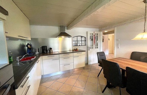 Aventoft House | Enjoy a relaxing vacation in Pörksen Huus with room for the whole family