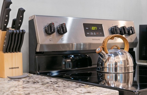 Hazel Park House | Enjoy a stay in this stylish 2 bedroom 1 bath home in Hazel Park