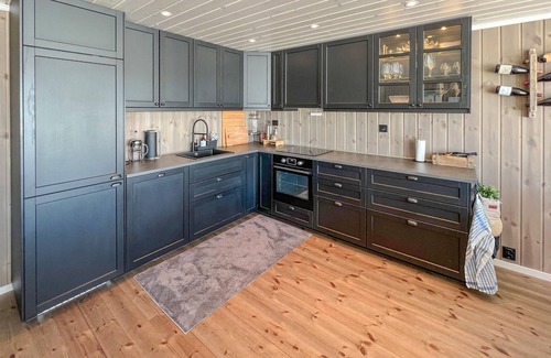 Kamben House | Enjoy a vacation close to nature in this comfortable vacation home.