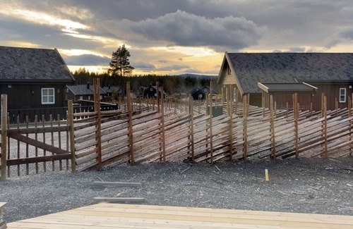 Kamben House | Enjoy a vacation close to nature in this comfortable vacation home.