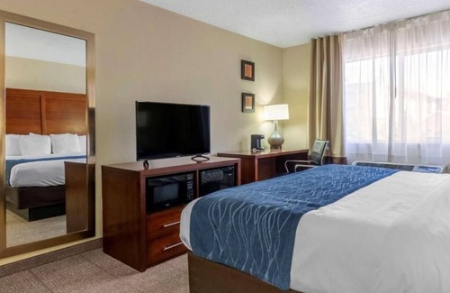 Albuquerque Hotel | Enjoy Albuquerque Culture from Rooms Near Downtown and Airport - 4 Units