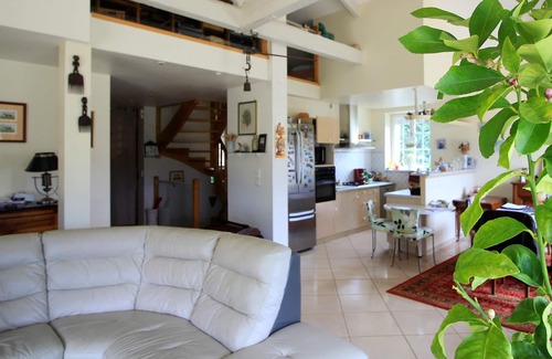 Montrejeau House | Enjoy an incomparable panorama in this modern vacation home near a lake.