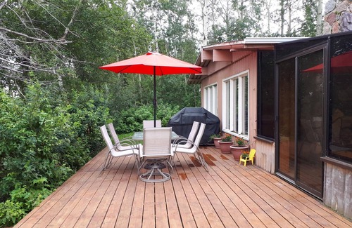 Westerose Cabin | Enjoy fall days at Pigeon Lake -Book in September and get a 10% discount!