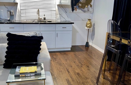 Lincoln Acres House | Enjoy gorgeous views while in Opulence & Comfort in this 2 bedroom home