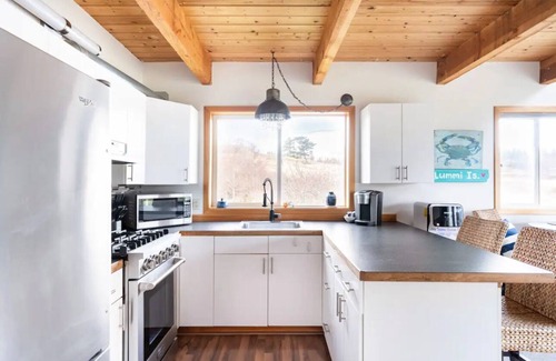 Lummi Island Apartment | Enjoy stunning views from the private guest suite - peaceful waterfront retreat!
