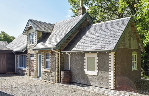 Kilcreggan Cottage | Enjoy the stunning loch views from the lounge or outdoor seating area.
