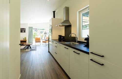 Wekerom House | Enjoy the tranquility and nature from the hottub