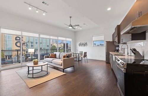 Cedars Apartment | Enjoy the View - LUX Apartment - King Bed!