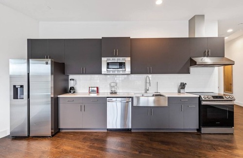 Cedars Apartment | Enjoy the View - LUX Apartment - King Bed!