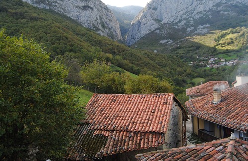 Ponga House | Enjoy the views of the Taranes Valley from La Tanda