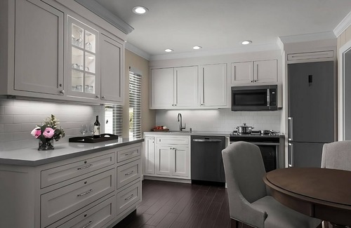 Napa Hotel | Enjoy the Vineyards of Northern California! 2 Spacious Suites w/Kitchen!