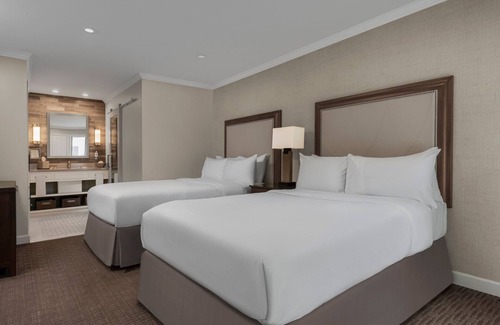 Napa Hotel | Enjoy the Vineyards of Northern California! 4 Convenient Suites w/Kitchens!