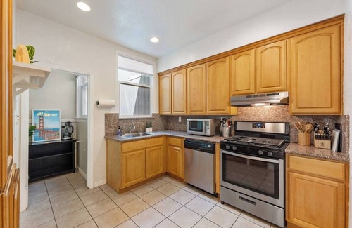 Richmond District Apartment | Enjoy ultra convenient City living from this comfortably stocked and furnished contemporary flat