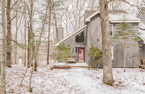 White Haven House | Enjoy Winter in the Poconos - New Renovated Ski In/Out to Jack Frost Mtn.