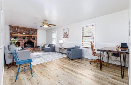 Refton House | Enola Trail Getaway - bikes, rural, BBQ ,King bed, patio