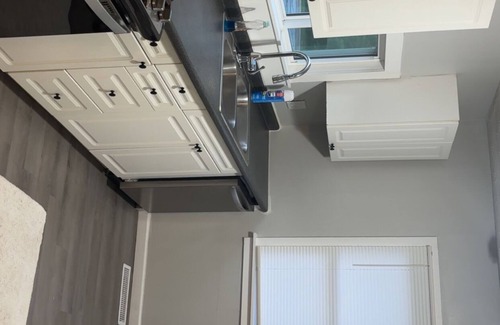 Hilliard House | Entire 1BR House w/spacious driveway