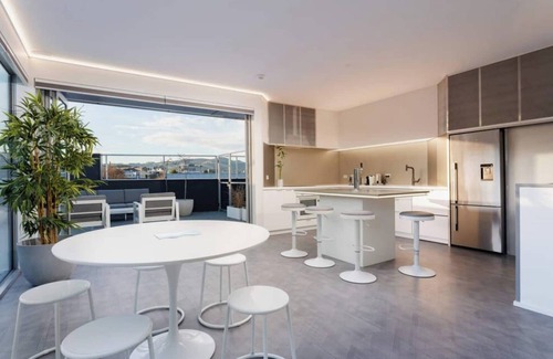 Dunedin City Centre Apartment | Entire 4 Room (2 x Studio, 2 x 1 bedroom) Boutique Hotel - Central Dunedin