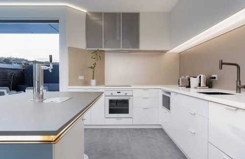 Dunedin City Centre Apartment | Entire 4 Room (2 x Studio, 2 x 1 bedroom) Boutique Hotel - Central Dunedin