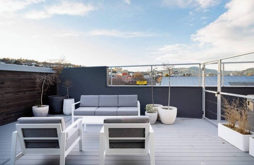 Dunedin City Centre Apartment | Entire 4 Room (2 x Studio, 2 x 1 bedroom) Boutique Hotel - Central Dunedin