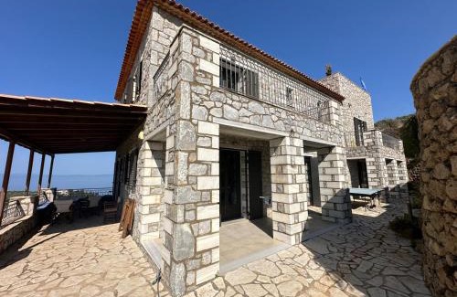 Megali Mantineia Villa | Entire 6 Bed Ensuite Villa - Infinity Pool