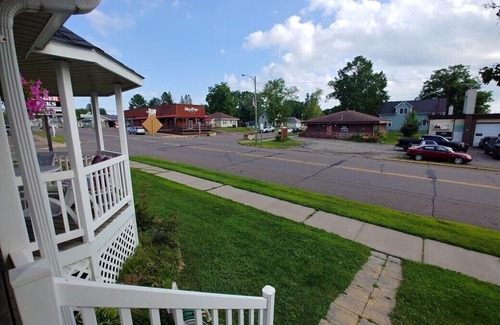 Cornell Apartment | Entire Apt * Blue Bridge * Brunet Island State Park * Ice Age Trail *