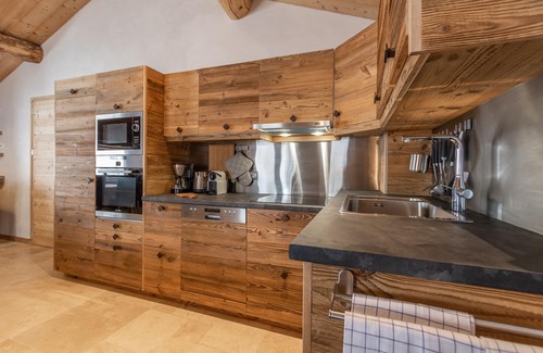 Arc-1600 Ski Chalet | Entire chalet renovated on the slopes 5 min walk Arc 1600 8ch 6sdb 24pers