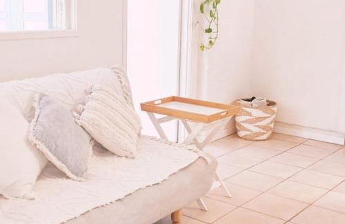 Tugun House | Entire Guest Suite - beach is 1 and half km - Pets Welcome