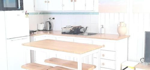 Tugun House | Entire Guest Suite - beach is 1 and half km - Pets Welcome