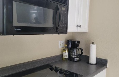 Southgate House | Entire Guesthouse 5 mins to Siesta Key & downtown