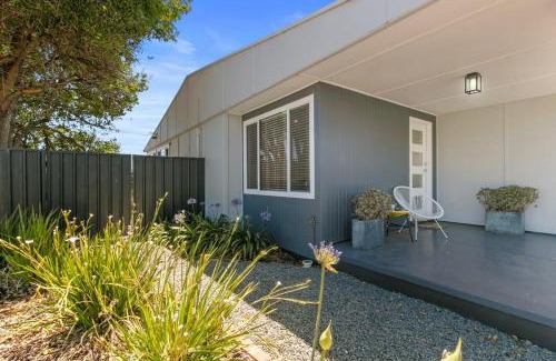 Sturt House | Entire Home in Sturt, Free Parking