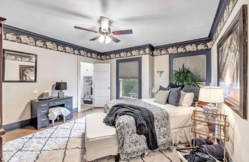 Green Bay Bed & Breakfast | [Entire House] Historical (1896) Georgian Revival Manor in Green Bay