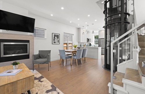 Inner Harbour House | Entire House in James Bay, Elevator, Free Parking