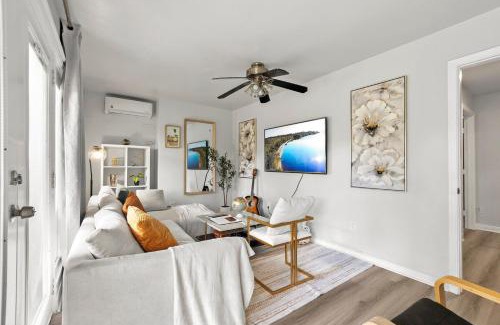 La Mesa House | Entire Private 4-BR Home, Lux King Bed, Big Yard, Prime Area, Ranch Style, Available Now