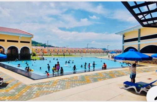 Mabalacat City House | Entire Unit Fully Air-conditioned with Hi-Speed WiFi