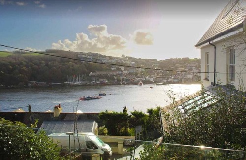 Fowey House | Entire Victorian schoolhouse with hot tub and harbour views