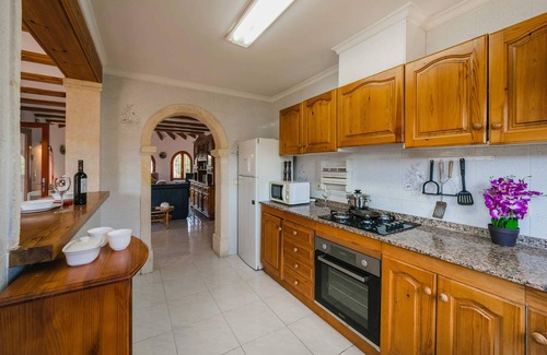 Mar Azul Villa | Enzo is a large imposing 5-bedroom villa. With a large private pool (12m x 6m)