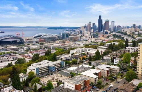 North Beacon Hill Apartment | Epicurean remodel in central location.