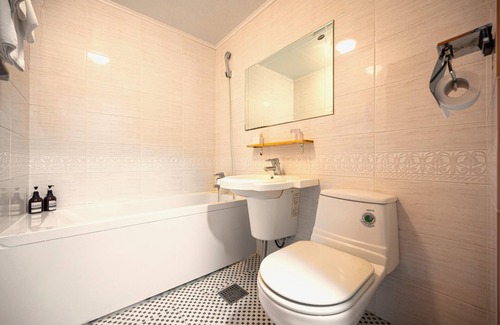 Hallim Hotel | EQ Stay Hotel