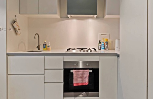 Melbourne Central Business District Apartment | EQ Tower Ultra-Modern 2BR- CBD Base Mel Central